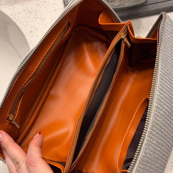 Elegant Glitter Makeup Bag - Picture 3 of 3